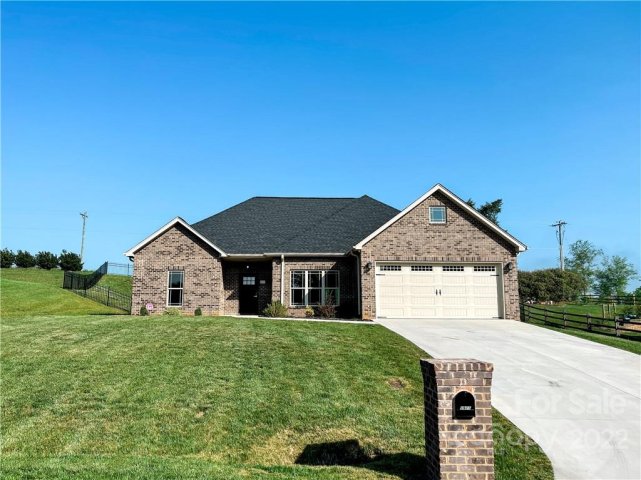 1911 46th Avenue Drive sold home in Forest Creek Estates, Hickory, NC