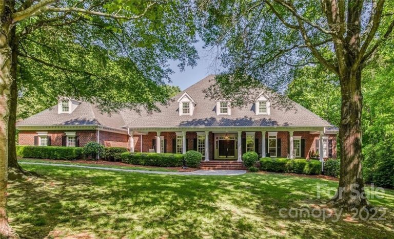 4920 Parview Drive sold home in Carmel Estates, Charlotte, NC