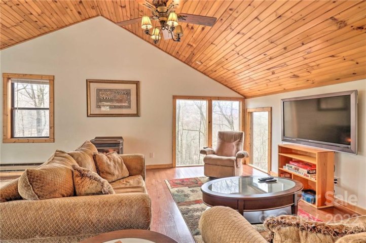 11 Shirley Drive sold home in Hemlock Forest, Maggie Valley, NC