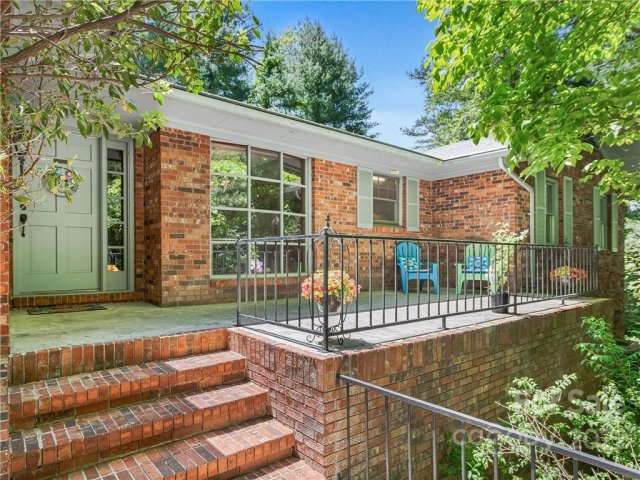 9 Grenadier Court sold home in Challedon, Candler, NC