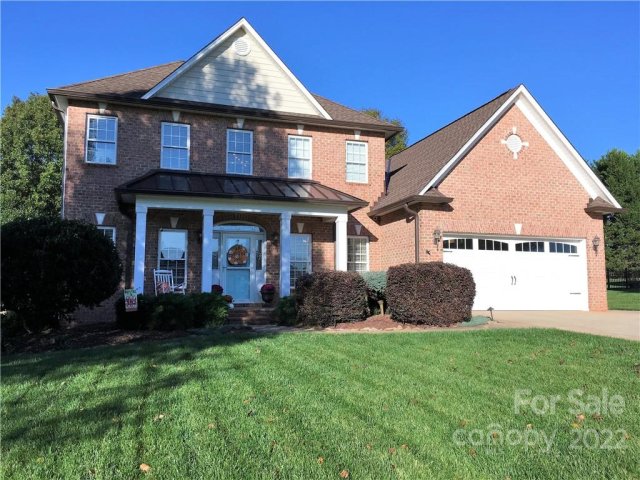 4525 18th Street Lane sold home in Forest Creek Estates, Hickory, NC