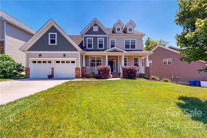 3819 Blazeprince Drive sold home in Peach Orchard Estates, Charlotte, NC