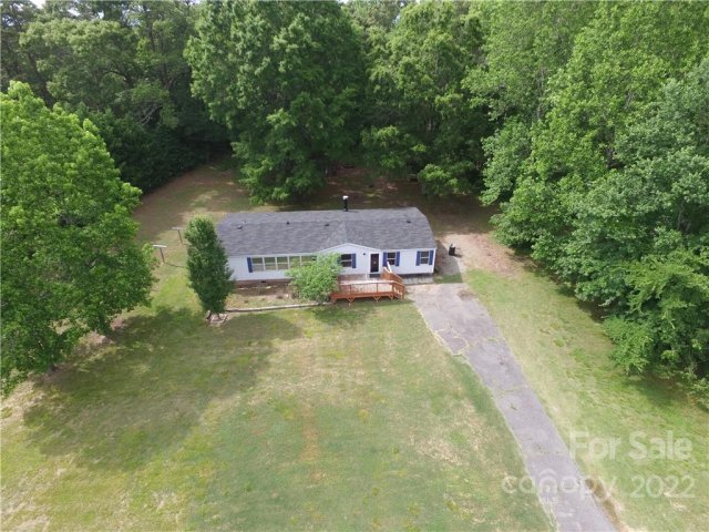 1093 Beagles Run Drive sold home in Hunters Retreat, Lincolnton, NC