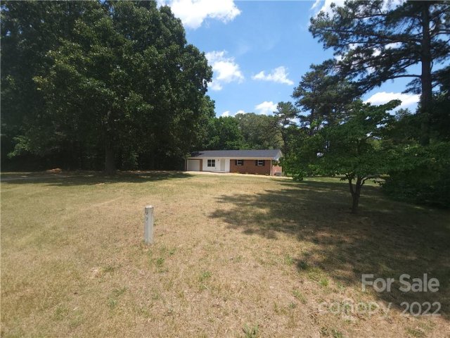 1306 Oak Ridge Road sold home in Rolling Hills, Oakboro, NC