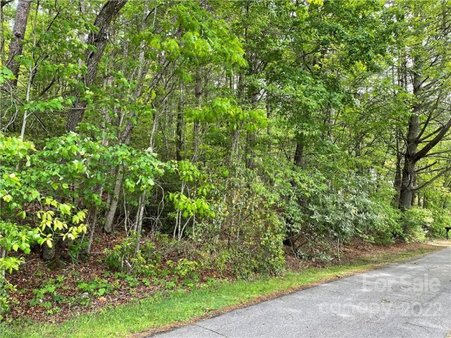 35 W Fairway Drive sold home in Golf Mountain Estates, Etowah, NC