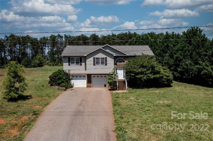 3301 47th Avenue Place sold home in Catawba Forest, Hickory, NC