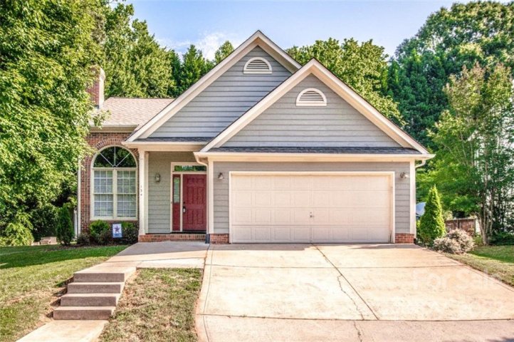 134 Round Keep Lane sold home in Windsor Woods, Mooresville, NC