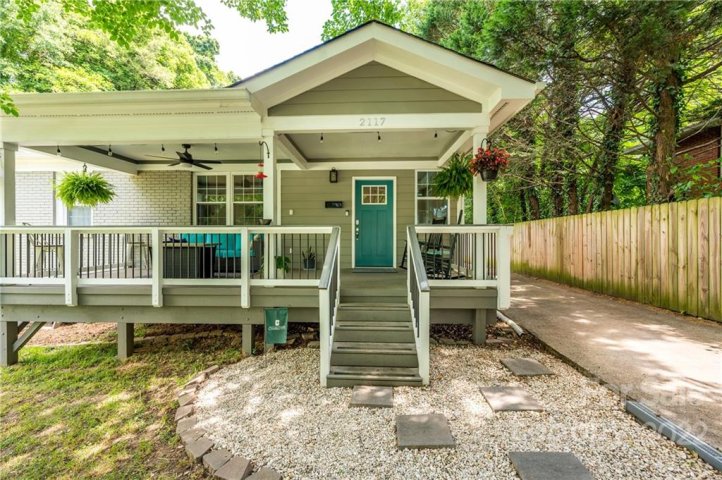 2117 Dalehurst Drive sold home in Plaza Heights, Charlotte, NC