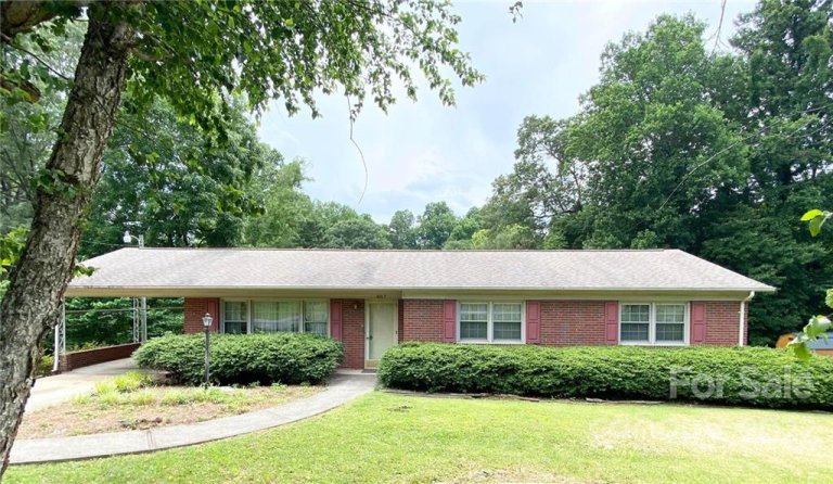 907 Hawthorne Drive sold home in Charlesmont, Lenoir, NC