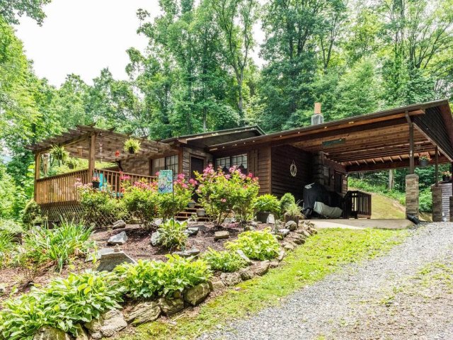 44 Sutton Knob Road sold home in Davis Creek Estates, Candler, NC