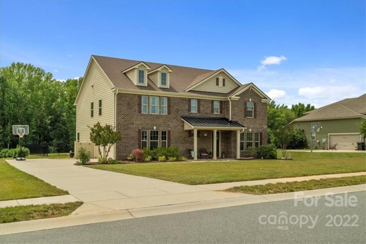 609 Blaise Court sold home in Candella, Matthews, NC