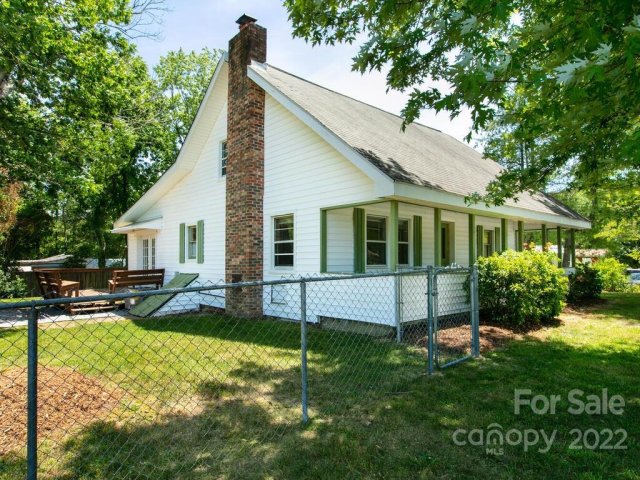 1109 Shepherd Street sold home in Barker Heights, Hendersonville, NC