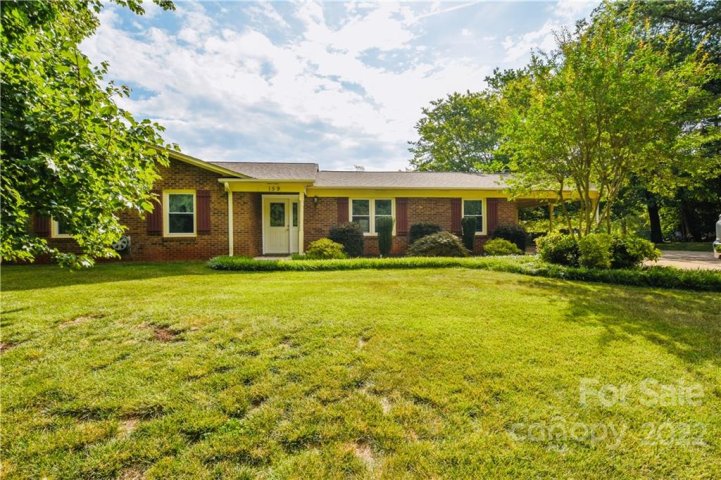 159 Danbury Lane sold home in Danbury Forest, Statesville, NC