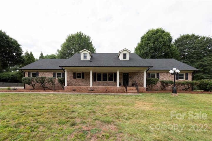 205 Mcadenville Road sold home in Abbey Place, Belmont, NC