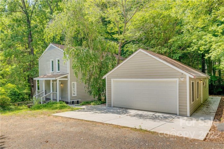1355 Lurecliff Place sold home in Clifflure Estates, Fort Mill, SC