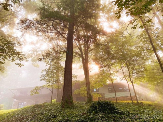 15 Bent Tree Road sold home in Sunset Mountain, Asheville, NC