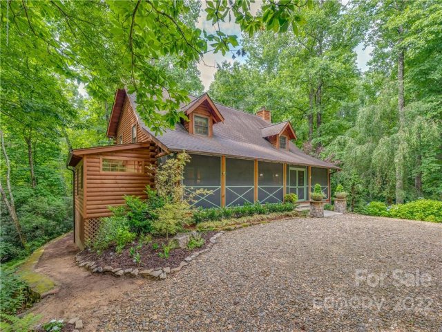16 Shadow Brook Drive sold home in Shadow Brook, Flat Rock, NC