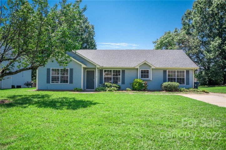 16515 Glenfurness Drive sold home in Glenfurness, Huntersville, NC