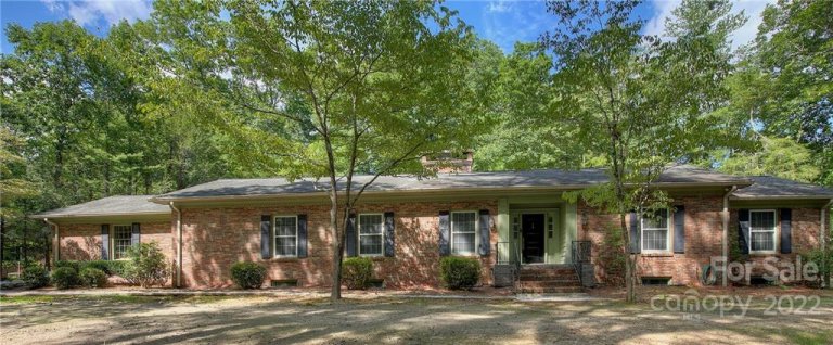 496 English Road sold home in English Woods, Spruce Pine, NC