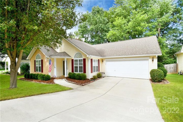 13602 Glencreek Lane sold home in Glenwyck, Huntersville, NC
