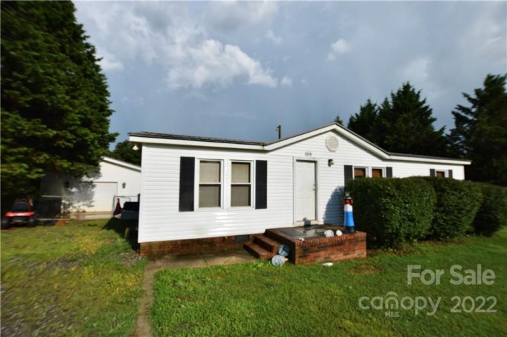 199 Old Mountain Village Drive sold home in Old Mountain Village, Hiddenite, NC