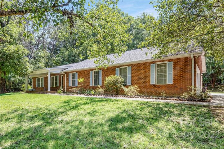 8019 Westbourne Drive sold home in Westbourne, Charlotte, NC