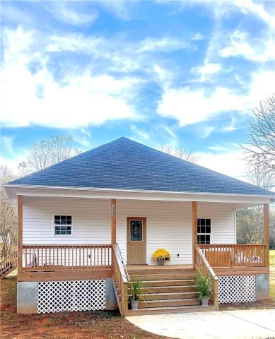 209 Sheffield Drive sold home in English Garden Park, York, SC