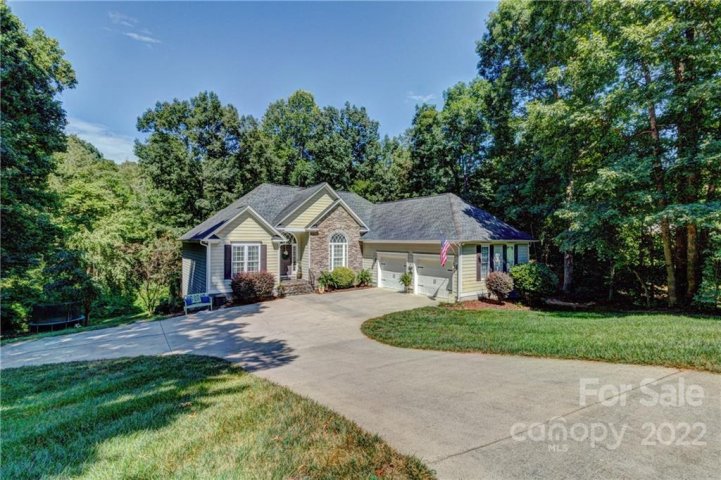 102 Tonya Court sold home in Crown Creek, Cherryville, NC
