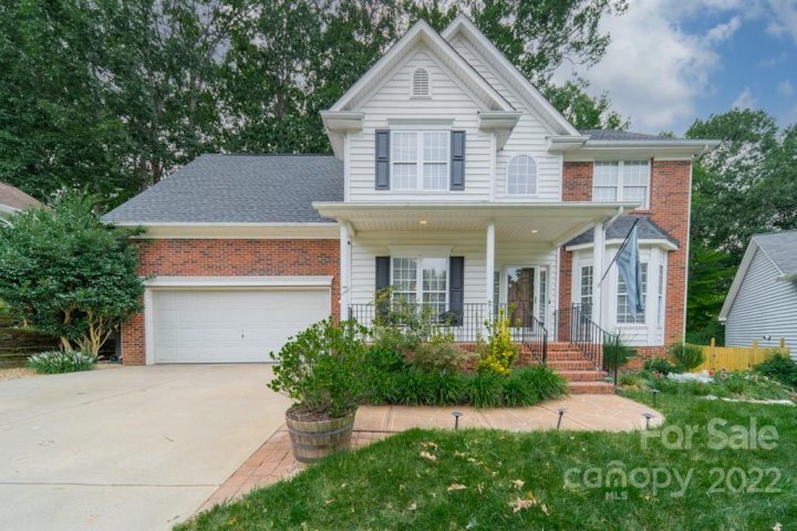 2810 Glen Summit Drive sold home in Providence Glen, Charlotte, NC