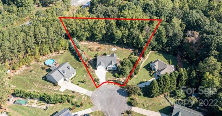 2112 Pinewild Court sold home in Campbells Crossing, York, SC