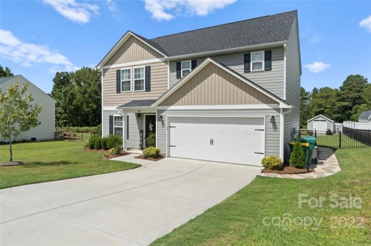 659 Scarlet Leaf Lane sold home in Oaks At St Martin, Oakboro, NC