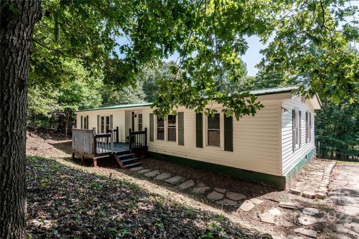 152 River Breeze Drive sold home in River Breeze, Morganton, NC