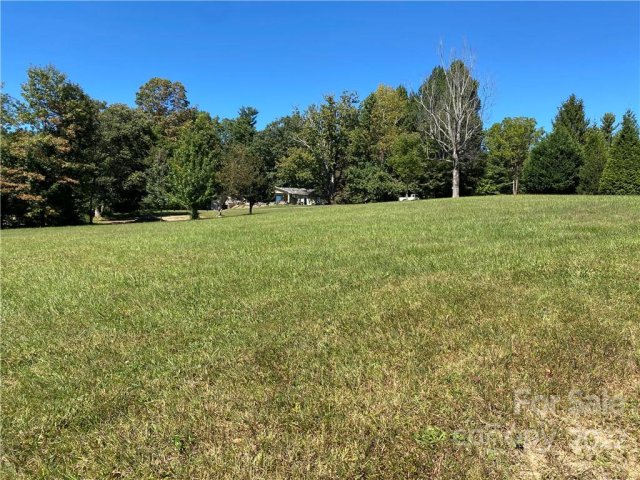 428 Shipman Parkway sold home in Berwick Downs, Flat Rock, NC