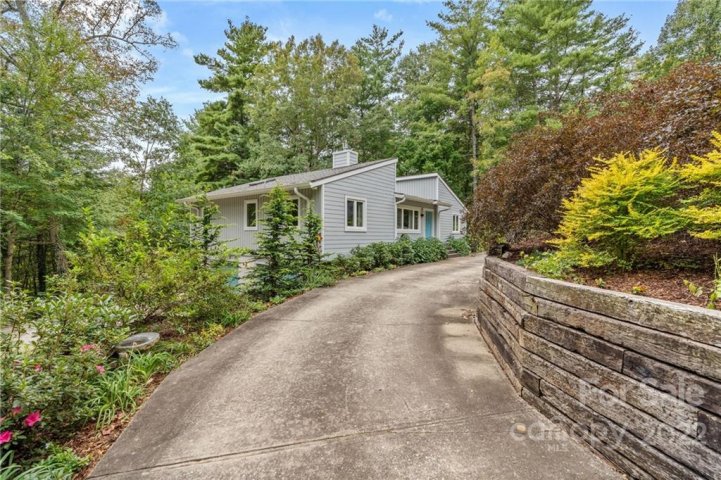 112 Black Oak Drive sold home in The Forest, Asheville, NC