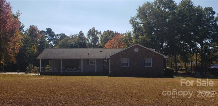 1329 Foxfire Drive sold home in Woodland Hills, Lancaster, SC