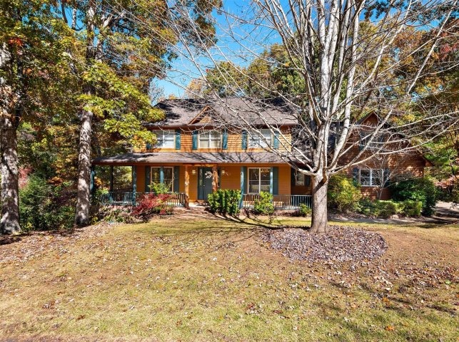 18 Oak Hollow Drive sold home in Oak Hollow, Asheville, NC
