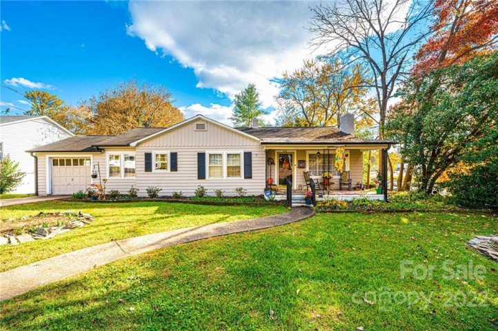 1003 Pennton Avenue sold home in Kentwood, Lenoir, NC