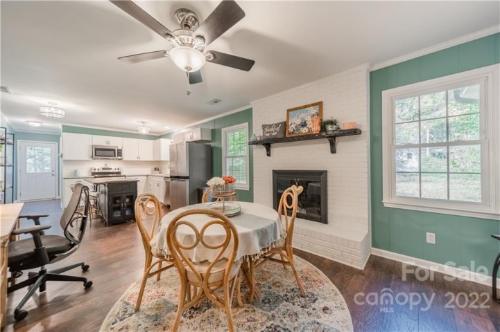 14159 Creekside Drive sold home in Springwater, Matthews, NC