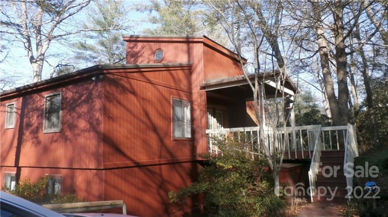 297 Hillcrest Circle sold home in English Woods, Spruce Pine, NC