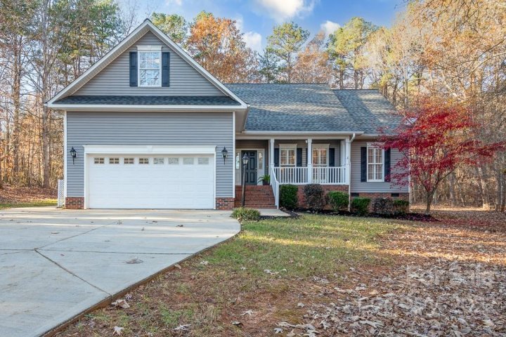 4020 Drake Court sold home in Forest Hills, Denver, NC