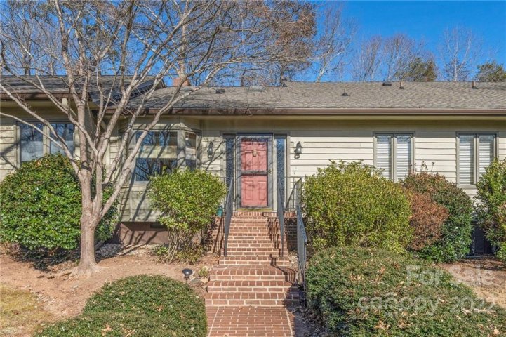15 Hunting Country Trail sold home in Hunting Country Trails, Tryon, NC