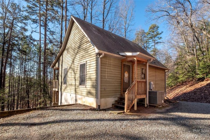 4 Matthews Creek Lane sold home in Matthews Creek, Cleveland, SC