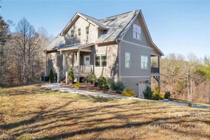 17 Spicebush Lane sold home in Spicewood Hills, Weaverville, NC
