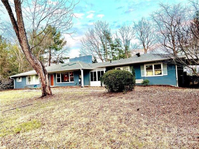 302 White Pine Drive sold home in Kenilworth Forest, Asheville, NC
