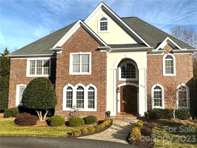 3710 8th Street Place sold home in Governors Harbour, Hickory, NC