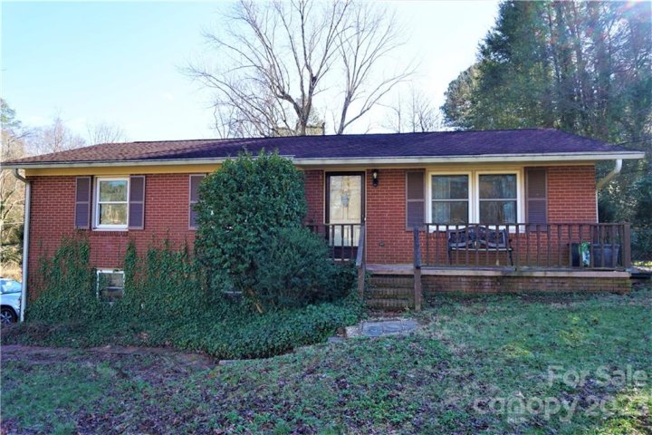 1780 23rd Avenue Lane sold home in Pinebrook Park, Hickory, NC