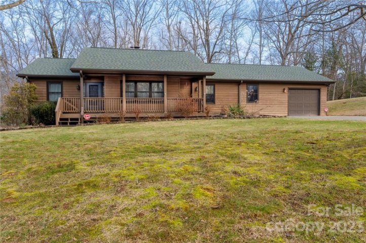6 Lynnette Drive sold home in Rainbow Ridge, Fairview, NC