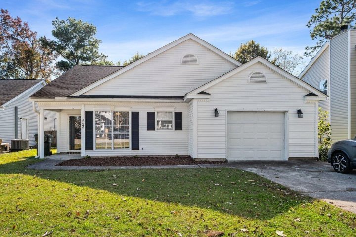 229 Hastings Drive Drive active home in Devon Forest, Goose Creek, SC