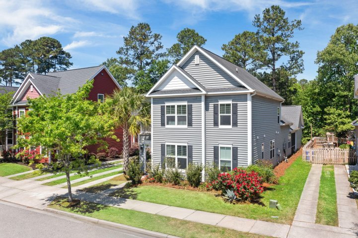 1679 Seabago Drive active home in Boltons Landing, Charleston, SC