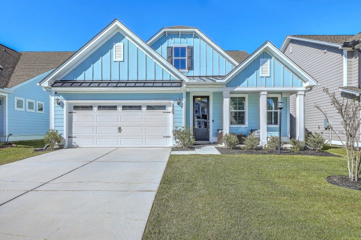 220 Old Grove Avenue active home in Foxbank Plantation, Moncks Corner, SC